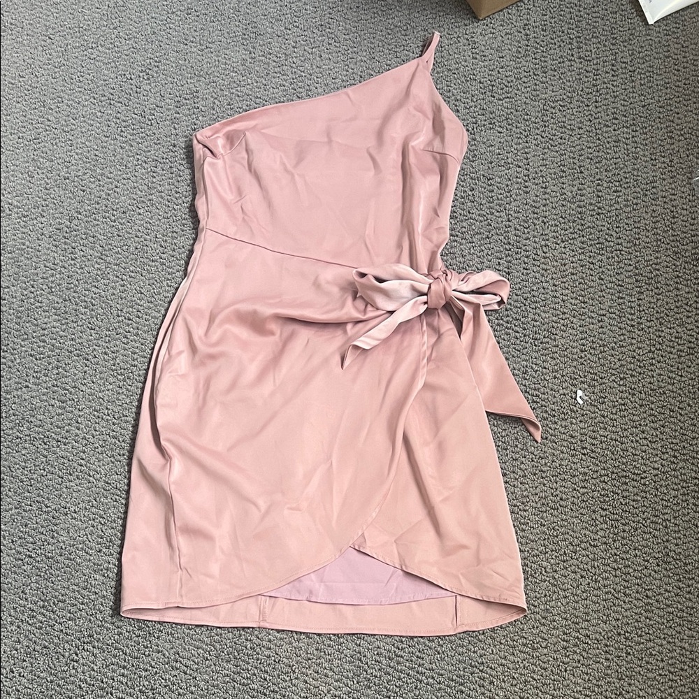 Elegant Pink One-Shoulder Dress